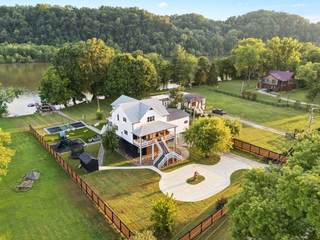 MLS# 2970684 - 1001 Cumberland Dr in Cheatham Lake-Sycamore in Chapmansboro Tennessee 37035