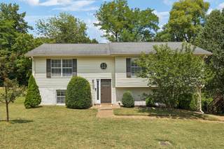 MLS# 2974013 - 210 Ash Grove Dr in Hickory View in Nashville Tennessee 37211