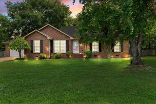 MLS# 2978750 - 2014 Saddlebrook Dr in Haynes Haven Sec 11 in Murfreesboro Tennessee 37129