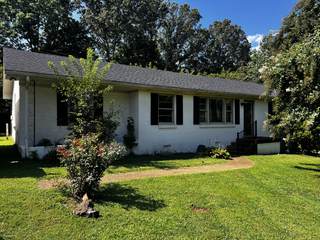 MLS# 2980137 - 401 S Pawnee Dr in Indian Hills in Springfield Tennessee 37172