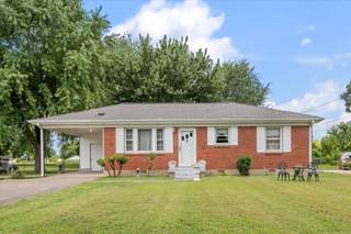 MLS# 2980141 - 386 Melpar Dr in Fairlane Park in Nashville Tennessee 37211