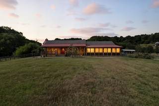 MLS# 2980201 - 1860 Theta Pike in Real Quiet Acres in Columbia Tennessee 38401