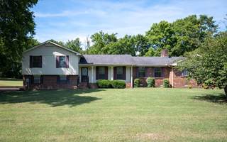 MLS# 2987597 - 212 Mark Cir in East Meade S/D in Gallatin Tennessee 37066