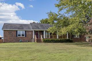 MLS# 2998299 - 104 Jefferson Ct in White House Est in White House Tennessee 37188