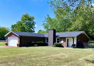 MLS# 2999609 - 906 Highway 48 S in Woodfield Estate in Dickson Tennessee 37055