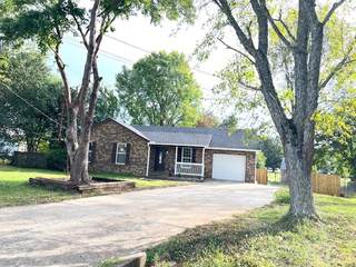 MLS# 2999774 - 304 Short Ct in Sandstone Forest Sec 2 in Smyrna Tennessee 37167