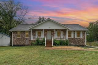 MLS# 3000980 - 557 Castlegate Dr in Castlegate in Nashville Tennessee 37217