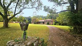 MLS# 3001171 - 174 Circle Dr in Honey Run in Cottontown Tennessee 37048