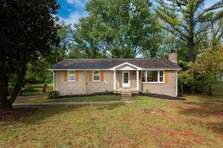MLS# 3001400 - 877 Saundersville Ferry Rd in Clearwater Est in Mount Juliet Tennessee 37122
