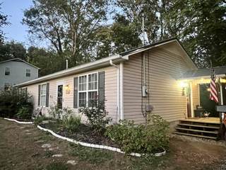 MLS# 3003005 - 700 Fleming St in Rinks in Columbia Tennessee 38401