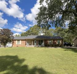 MLS# 3007188 - 118 Ravenwood Cir in Ravenwood in Dickson Tennessee 37055