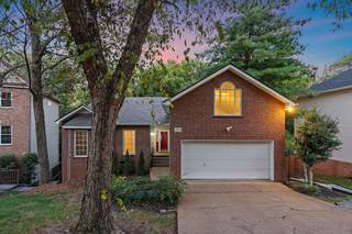 MLS# 3013070 - 824 N Woodstone Ln in The Woodlands in Nashville Tennessee 37211