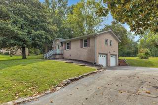 MLS# 3013148 - 303 Lake Dr in Tall Trees Est Sec 2 in Columbia Tennessee 38401