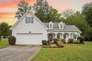 MLS# 3013473 - 501 Poplar Bnd in Hickory Pointe Sub Phase I in Dickson Tennessee 37055