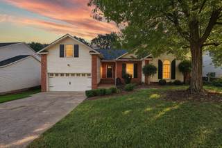 MLS# 3018195 - 725 E Woodlands Trl in The Woodlands in Nashville Tennessee 37211