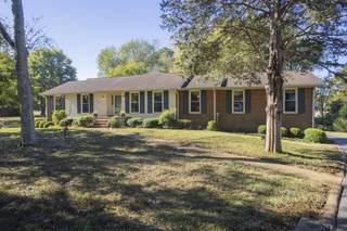 MLS# 3018379 - 104 Stonewall Dr in Bluegrass Est Sec in Hendersonville Tennessee 37075