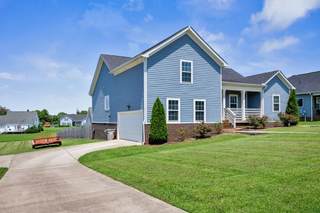 MLS# 3031276 - 1021 Tulip Dr in Maple Hills Sec 2 in Ashland City Tennessee 37015