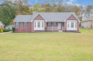 MLS# 3032631 - 827 Ridgetop Dr in Highlands of Poplar Ridge in Mount Juliet Tennessee 37122