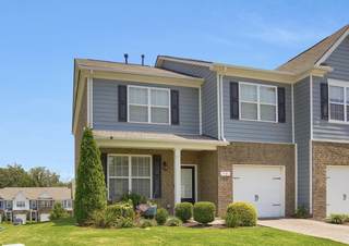 MLS# 3032988 - 3701 Timber Bark Ct in Woodmont Townhomes Ph 6 Sec D in Smyrna Tennessee 37167
