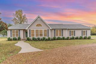 MLS# 3037992 - 4806 Manchester Pike in Magnolia Trace Sec 4 in Murfreesboro Tennessee 37127