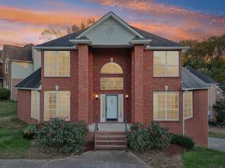 MLS# 3039651 - 2201 S Ashford Ct in Harborview in Nashville Tennessee 37214