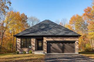 MLS# 3041861 - 207 Sandalwood Way in Autumnwood in Dickson Tennessee 37055