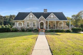 MLS# 3042429 - 4411 Iroquois Ave in Belle Meade in Nashville Tennessee 37205