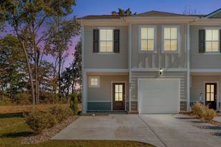 MLS# 3043387 - 801 Big Bend Ct in Highland Park in White House Tennessee 37188