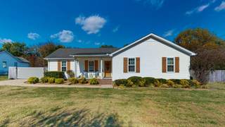 MLS# 3045316 - 110 Inglewood Ct in Redwood Estates Sec 2 in Murfreesboro Tennessee 37127
