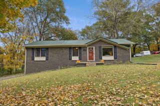 MLS# 3045430 - 202 Cathey Ln in Tall Trees Est Sec 2 in Columbia Tennessee 38401