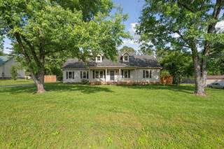 MLS# 3046041 - 1643 Windy Meadow Dr in Windy Meadows Sec 2 in Christiana Tennessee 37037