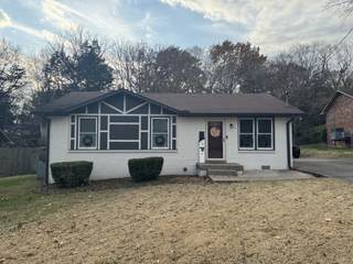 MLS# 3047817 - 105 Oakwood Ct in Hillwood Ests Sec in Hendersonville Tennessee 37075