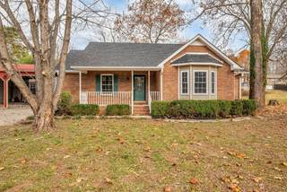 MLS# 3048709 - 2306 Beechwood Dr in Hickory Hills 3 in Springfield Tennessee 37172