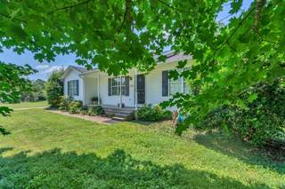 MLS# 3049581 - 1845 Cromwell Dr in Canterbury Chase Sec 2 in Murfreesboro Tennessee 37128