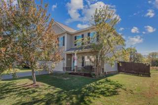 MLS# 3052102 - 2105 Longhunter Chase Dr in Meadowbrook Ph 2 Sec 3 in Spring Hill Tennessee 37174