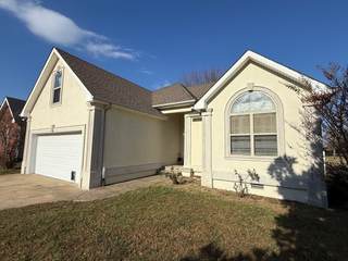 MLS# 3056971 - 141 Foxrun in Oakland Farms Phase 1 in Springfield Tennessee 37172