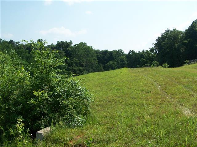 2025 Hickory Dr - Photo 1