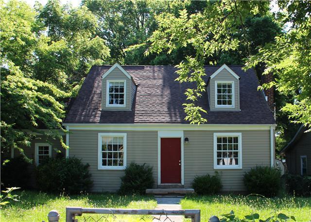 1431 Pennock Ave - Photo 1