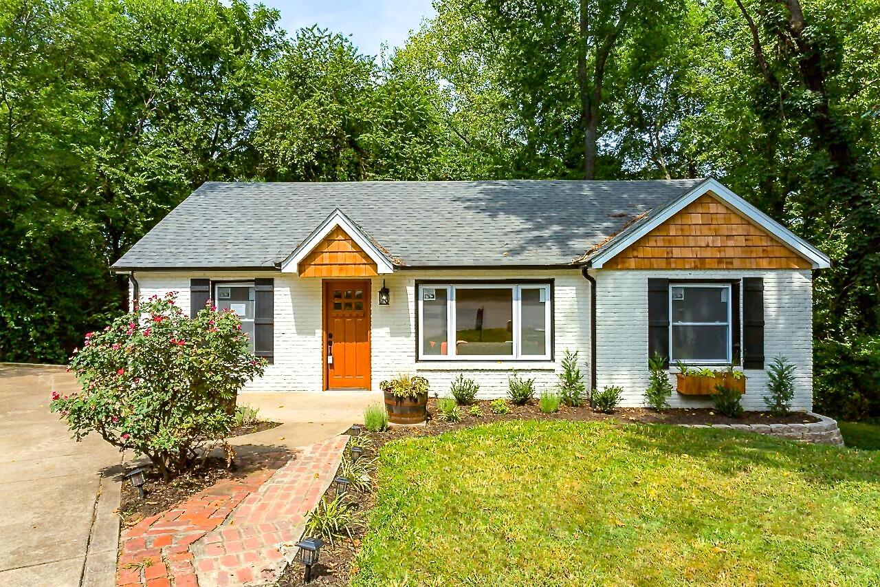 405 Valeria Ct - Photo 1