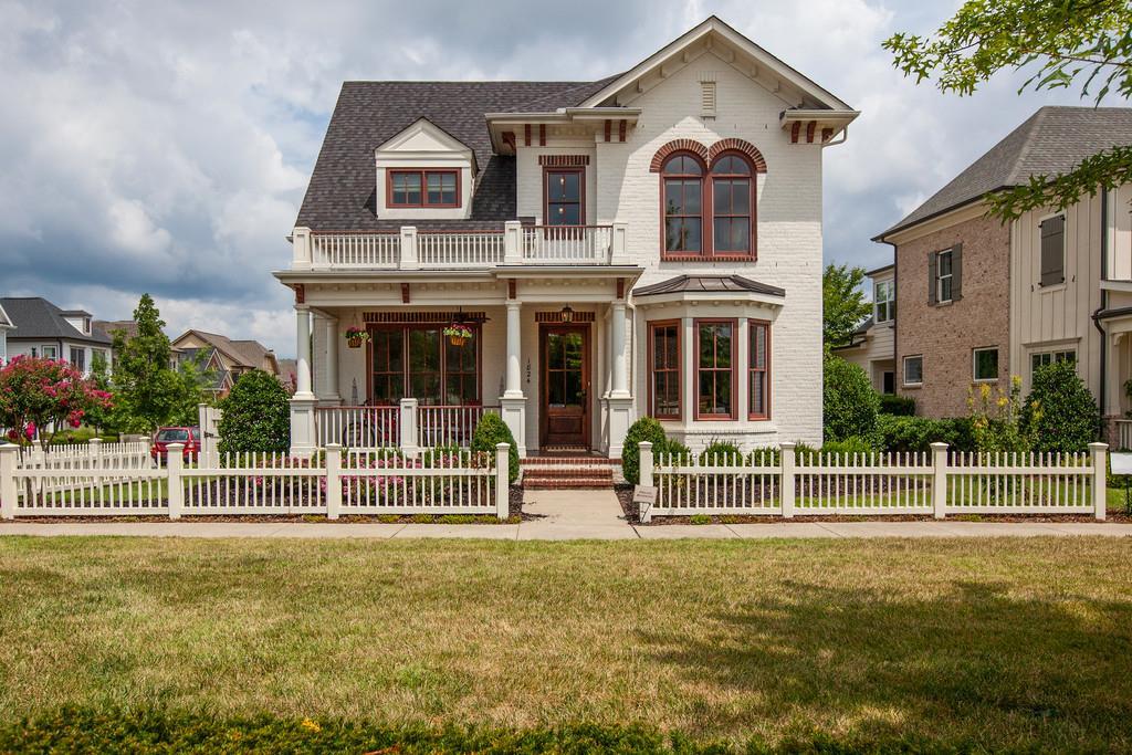 1824 Townsend Blvd - Photo 1
