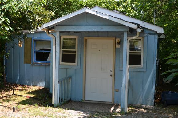 1704 Batts Blvd - Photo 1