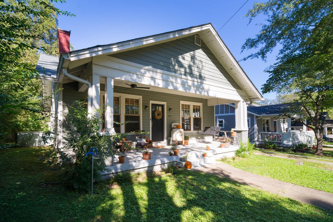 1117 Stratford Ave - Photo 1