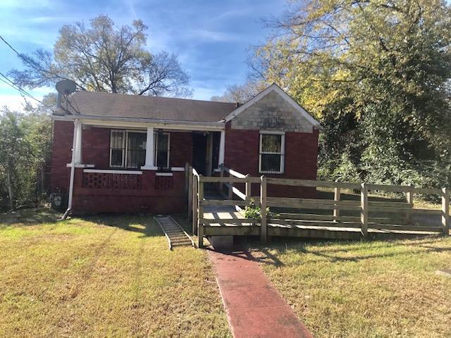 1209 Avondale Cir - Photo 1