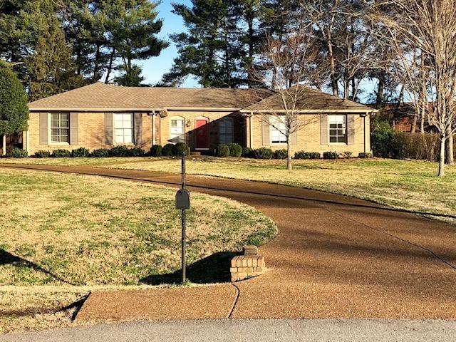 212 Williamsburg Cir - Photo 1