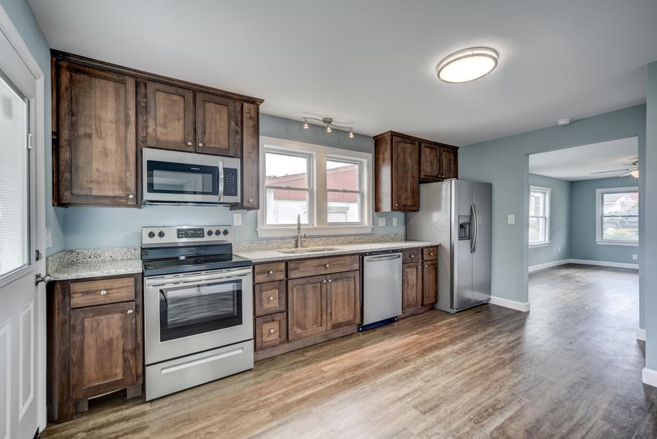 102 30th St - Photo 1