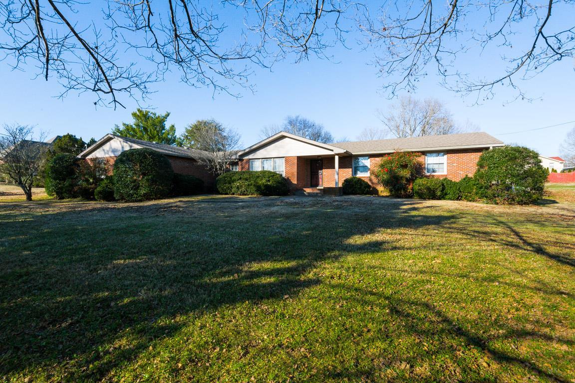 101 Montchanin Dr - Photo 1