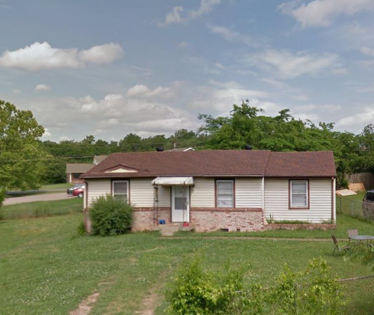 832 Country Club Dr - Photo 1
