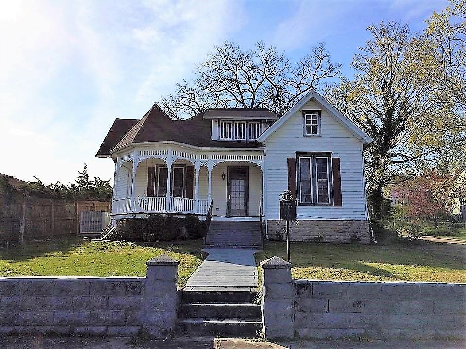 210 S 6Th St - Photo 1