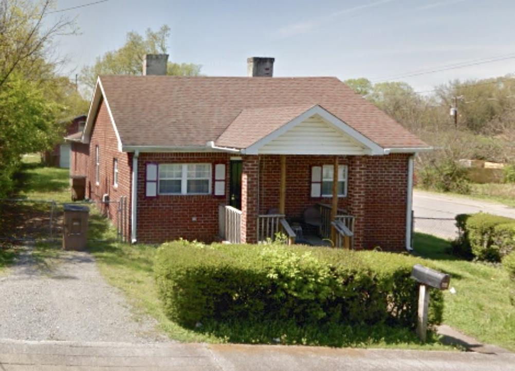 727 27Th Ave N - Photo 1