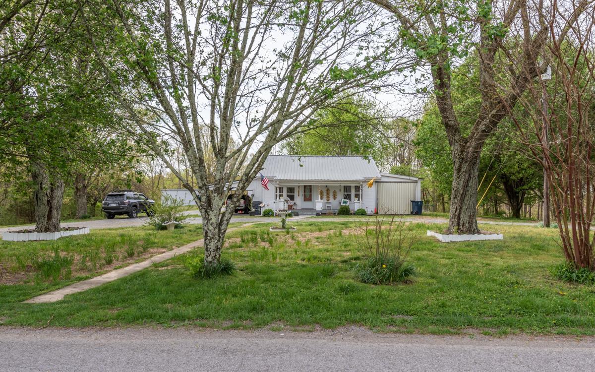 7629 Darby Rd - Photo 1